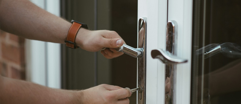 24 hour key locksmith Apple Valley